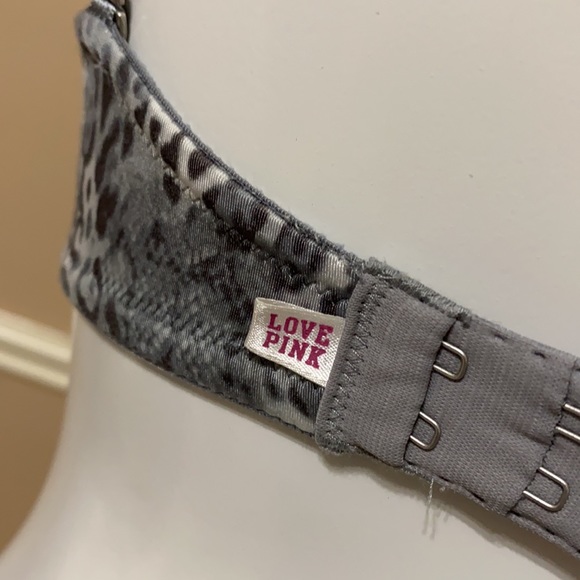 PINK VS Heartbreaker Plunge Push Up Bra - Picture 4 of 8